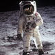 Imagen para el artículo titulado Este genial proyecto quiere resucitar el traje espacial de Armstrong